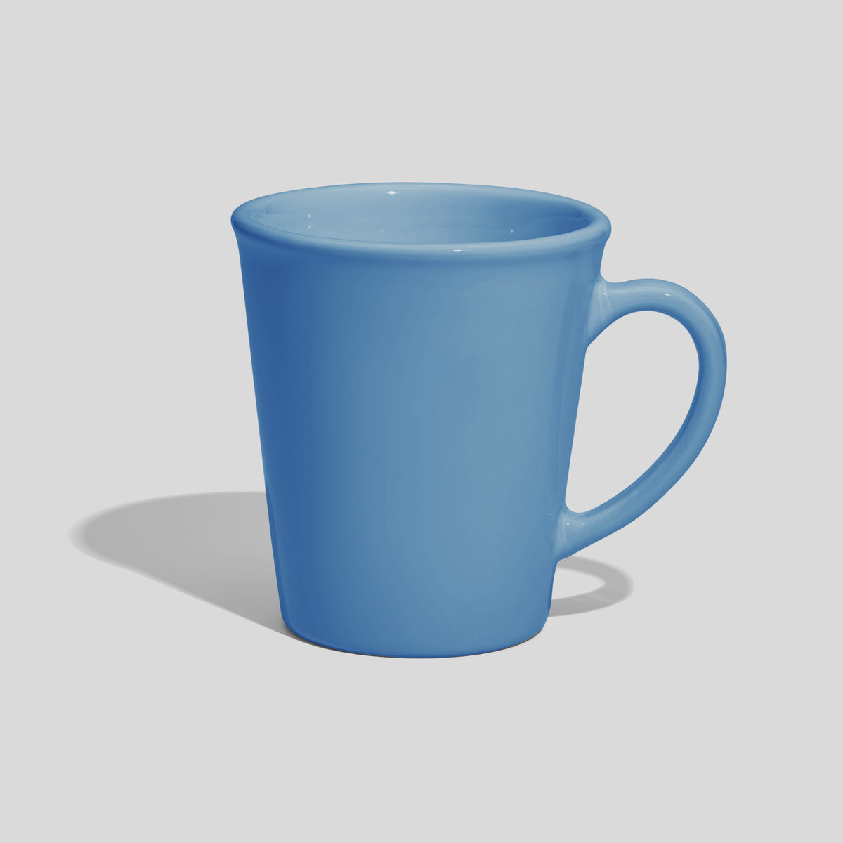 Konische Keramiktasse 280 ml mit Bogenhenkel – Himmelblau