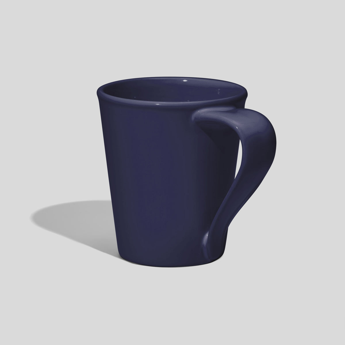 Konische Keramiktasse 280 ml mit geschwungenem Henkel – Marineblau