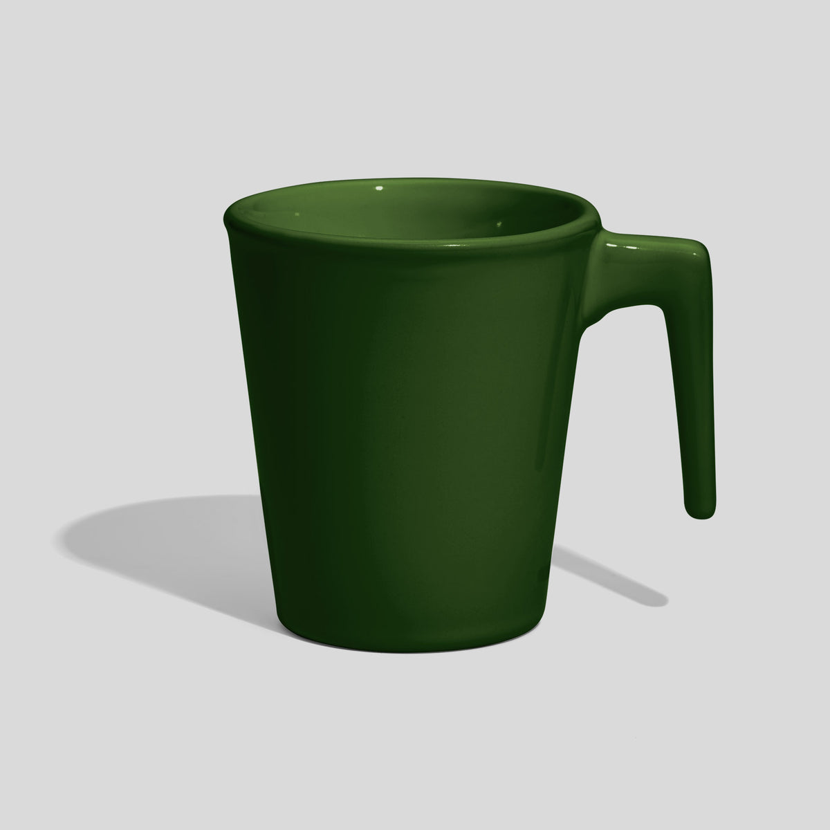 Konische Keramiktasse 280 ml mit offenem Griff – Tannengrün