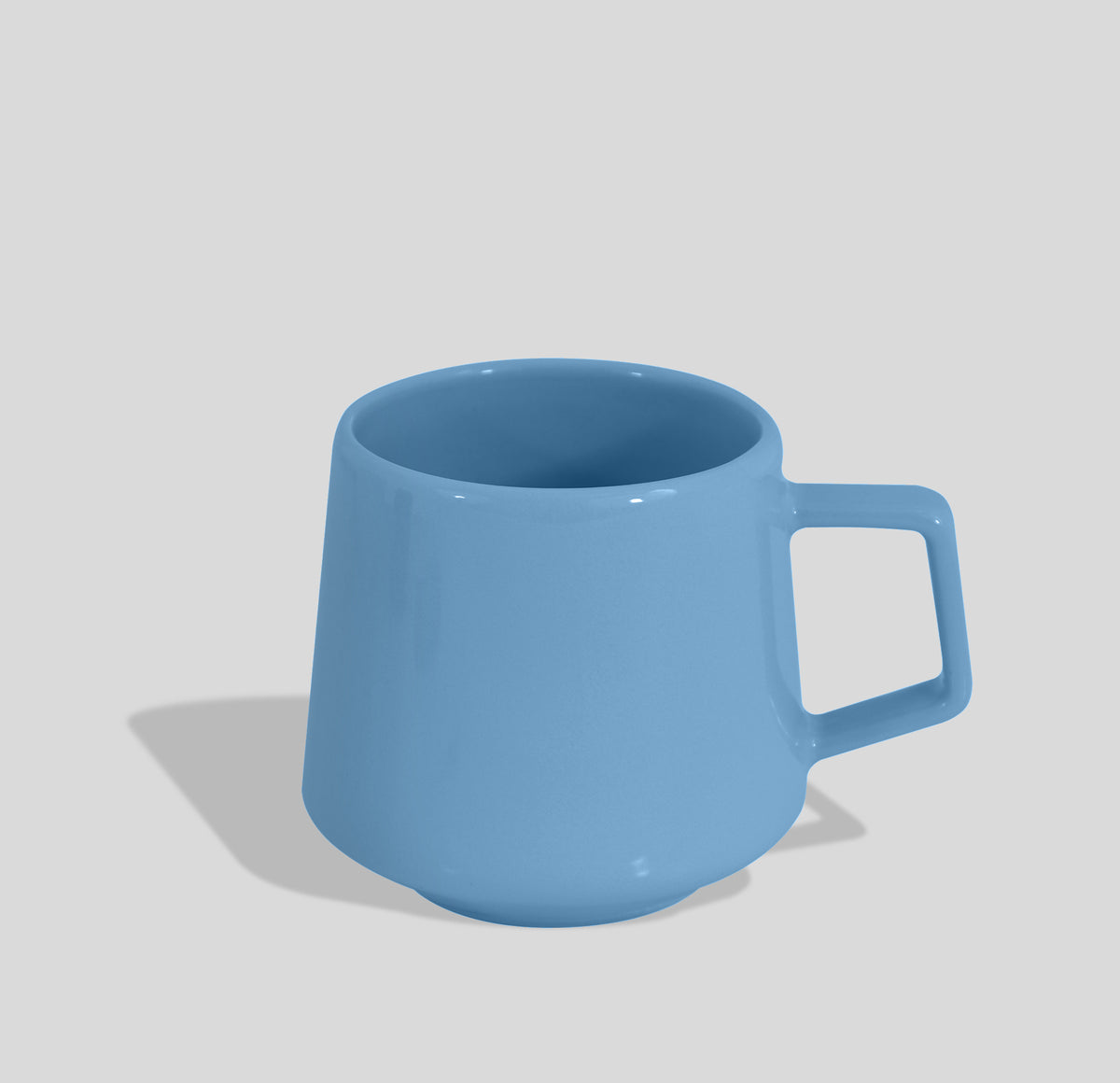 Konische Keramiktasse 300 ml mit Trapezhenkel – Himmelblau