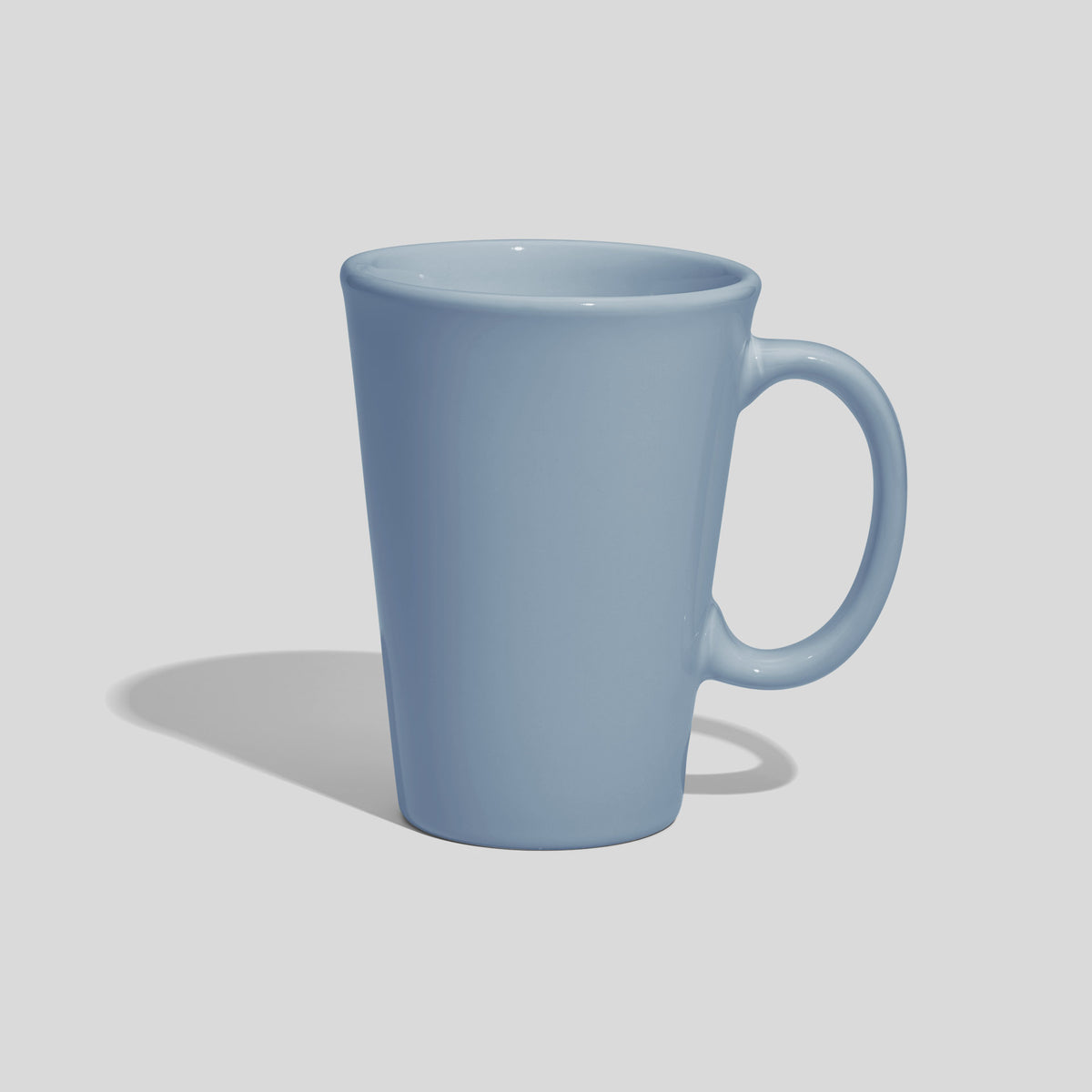 Konische Keramiktasse 380 ml mit ovalem Ringhenkel – Hellblau