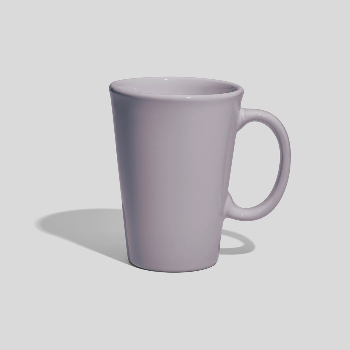 Konische Keramiktasse 380 ml mit ovalem Ringhenkel – Hellgrau