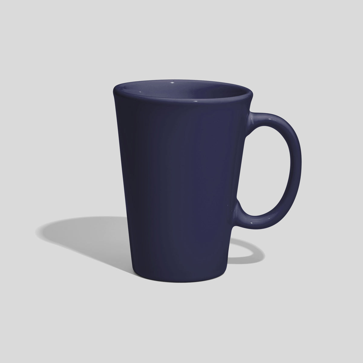 Konische Keramiktasse 380 ml mit ovalem Ringhenkel – Marineblau