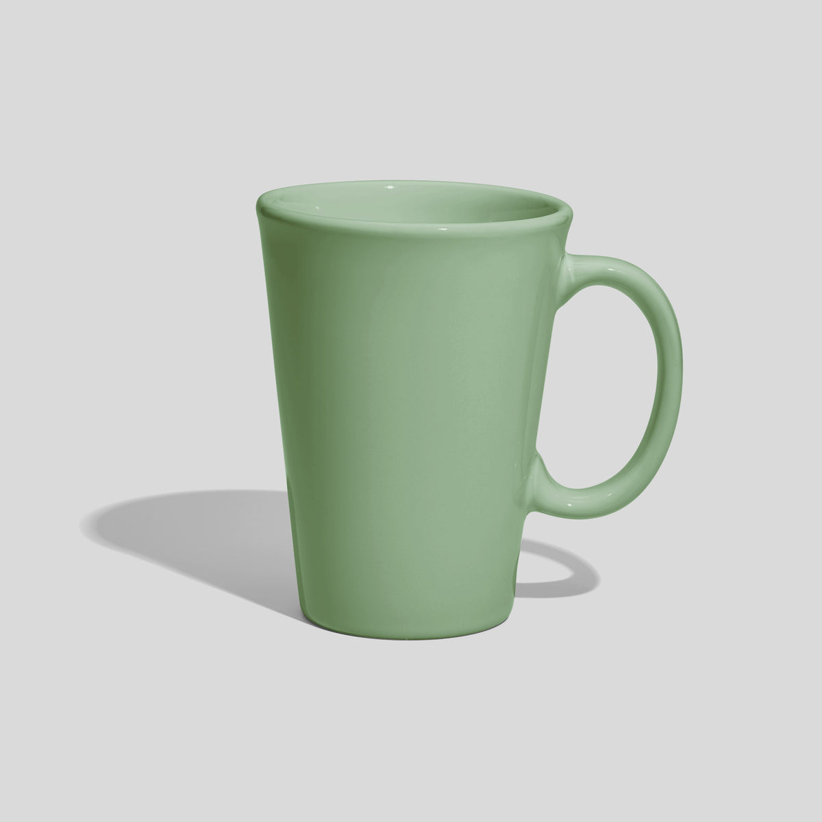 Konische Keramiktasse 380 ml mit ovalem Ringhenkel – Mintgrün