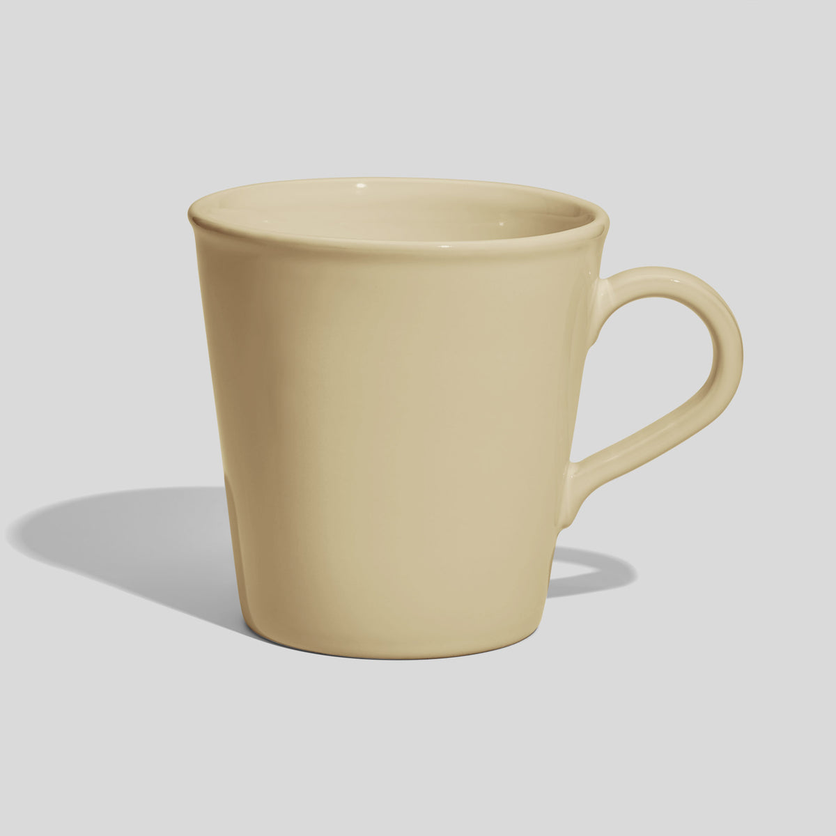 Konischer Kaffeebecher 600 ml mit kleinem Bogenhenkel – Beige