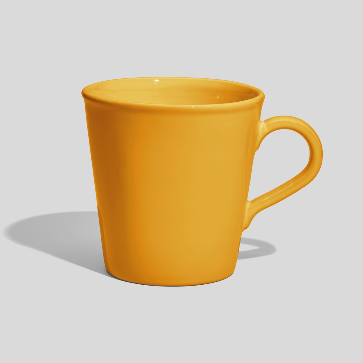 Konischer Kaffeebecher 600 ml mit kleinem Bogenhenkel – Gelb