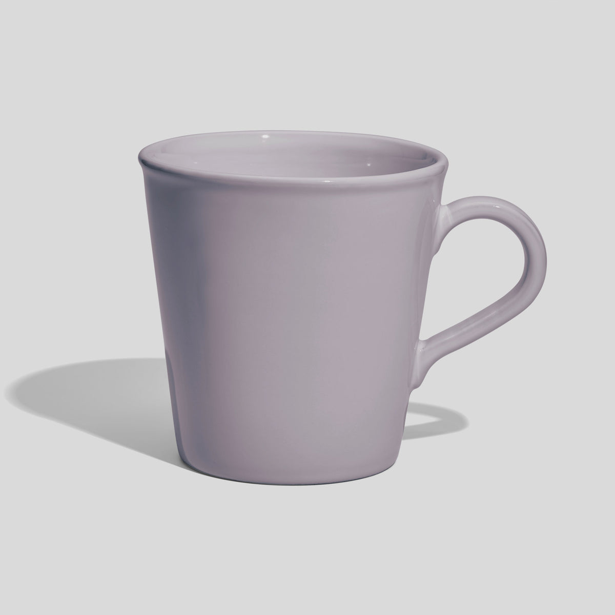 Konischer Kaffeebecher 600 ml mit kleinem Bogenhenkel – Hellgrau