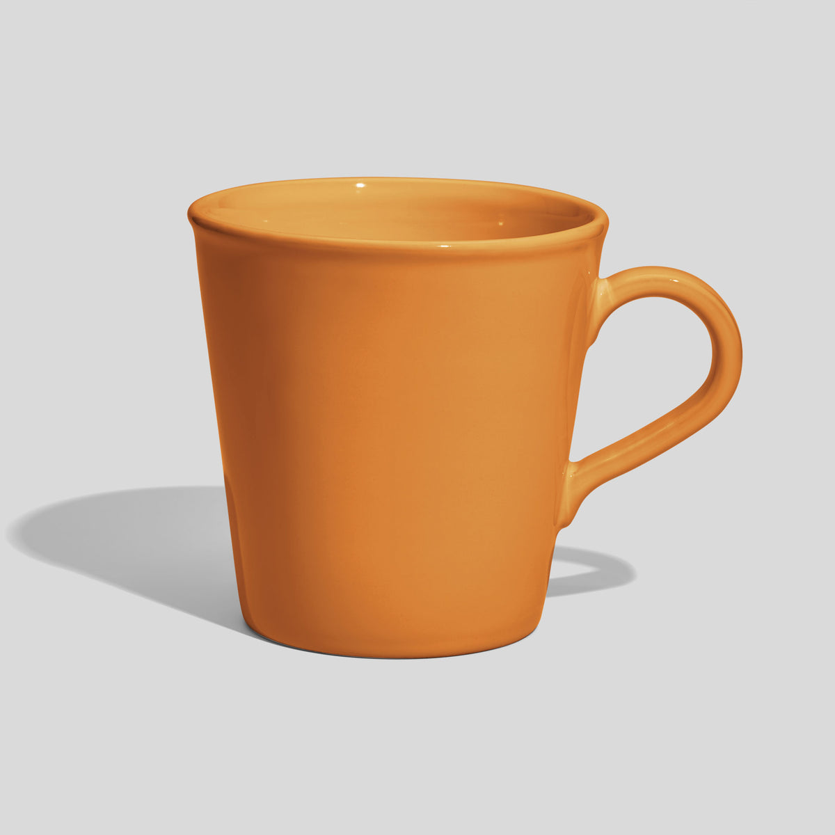 Konischer Kaffeebecher 600 ml mit kleinem Bogenhenkel – Senfgelb