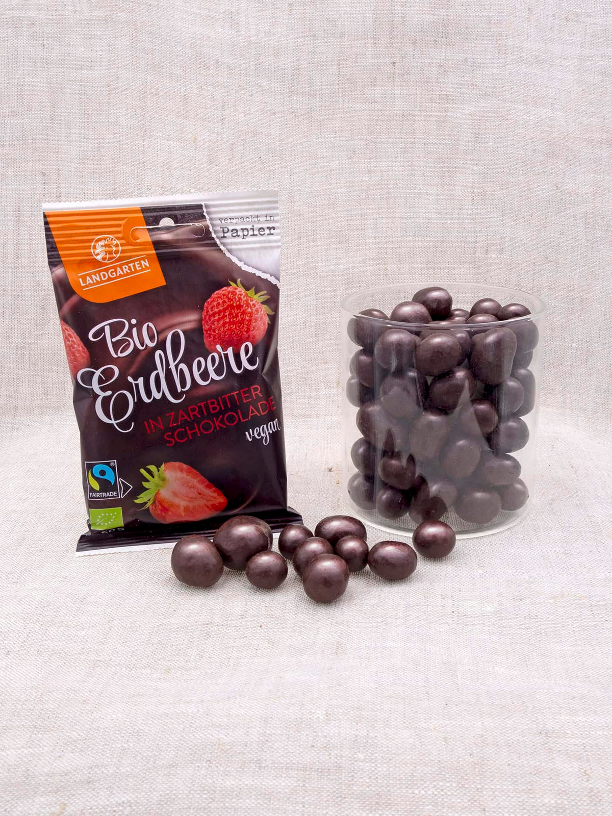 LANDGARTEN Bio Erdbeere in Zartbitter Schokolade 50 g mit Logo