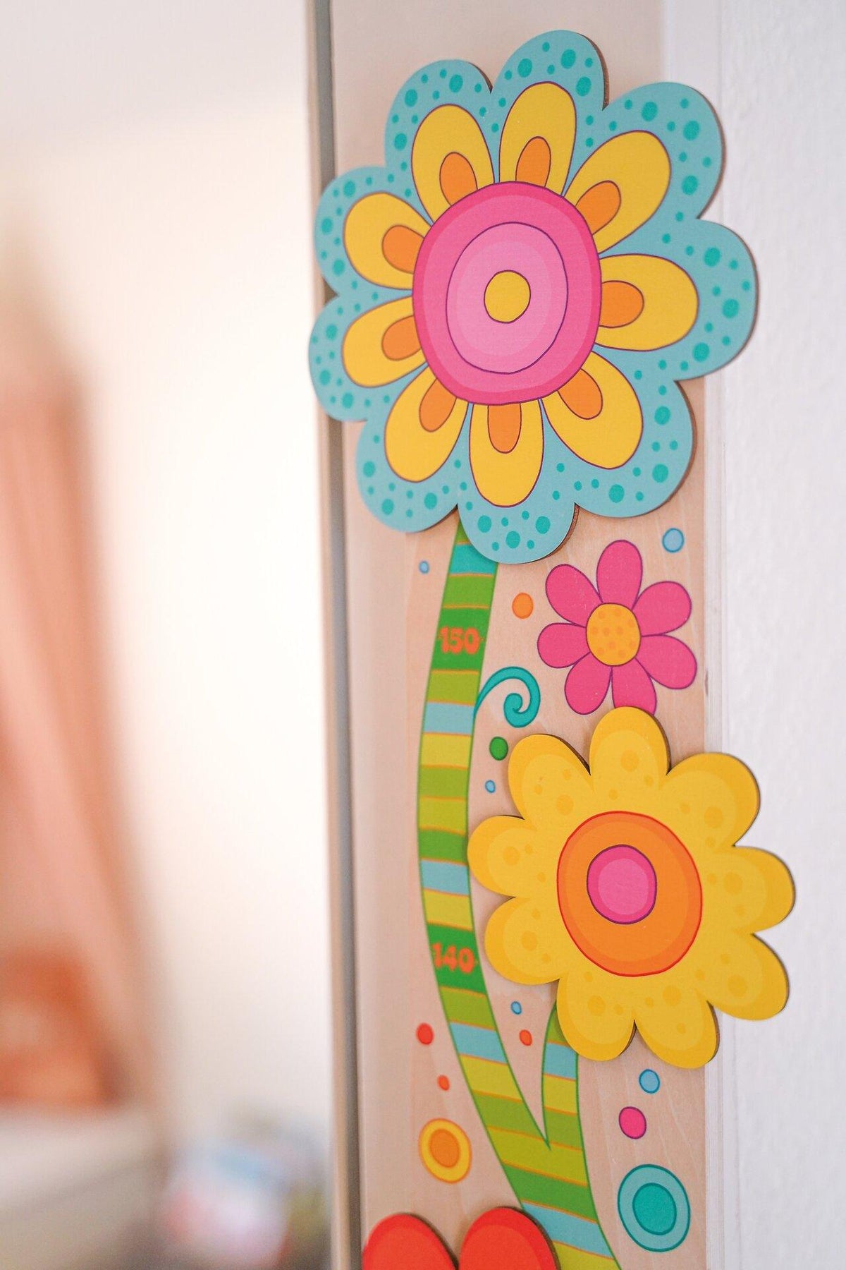 Messlatte Floranella mit Blumen und Herzen – Detail