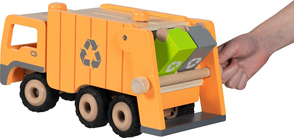 Müllwagen aus Holz in Orange mit zwei Mülltonnen – Weitere Ansicht