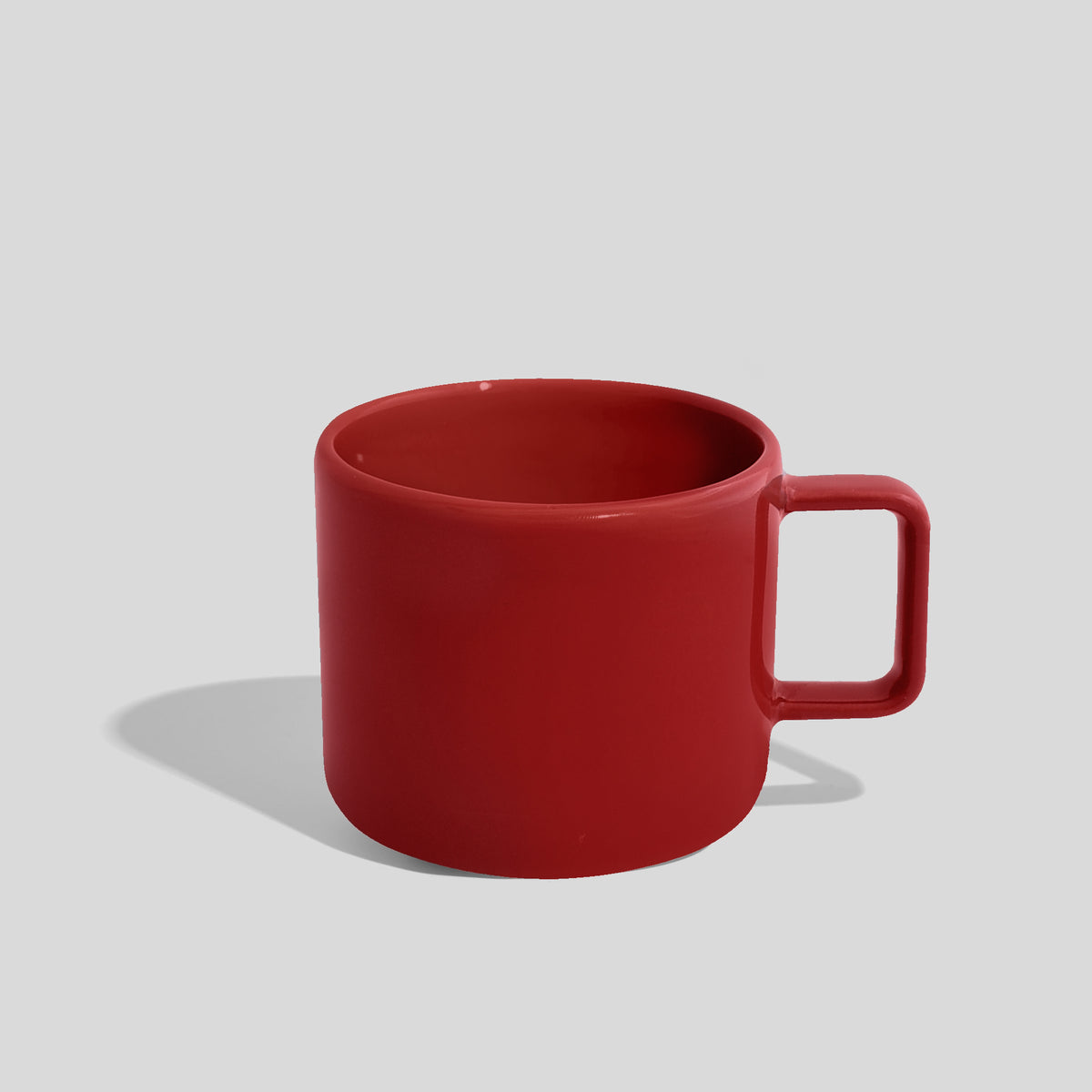Niedrige Keramiktasse 400 ml mit Eckhenkel – Rot