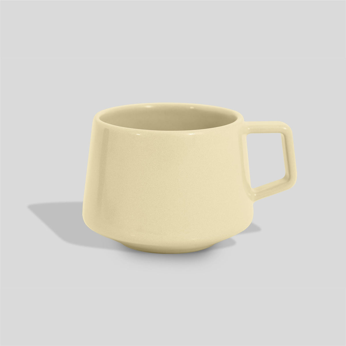 Niedrige konische Keramiktasse 280 ml mit Trapezhenkel – Ecru
