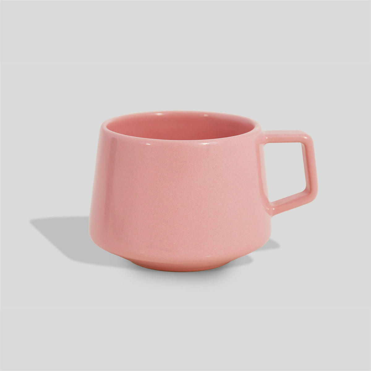 Niedrige konische Keramiktasse 280 ml mit Trapezhenkel – Rosa