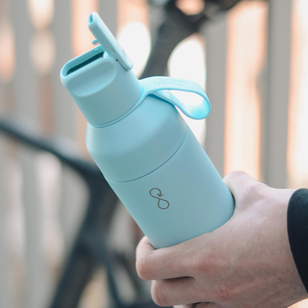 Recycelter Edelstahl für die Ocean Bottle GO Thermosflasche mit Flipdeckel On