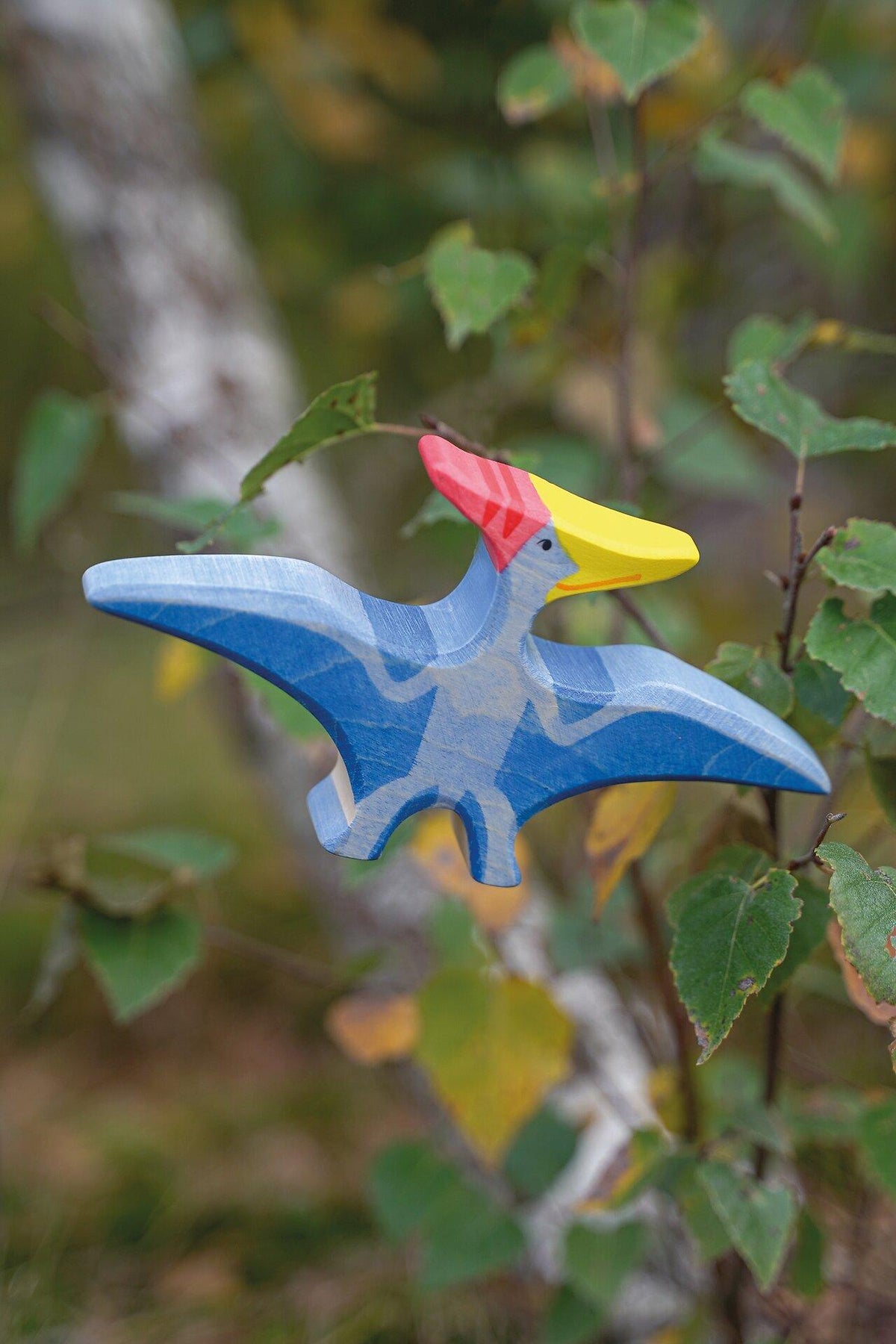 Pteranodon Flugsaurier aus Holz mit gelbem Schnabel – Ansicht