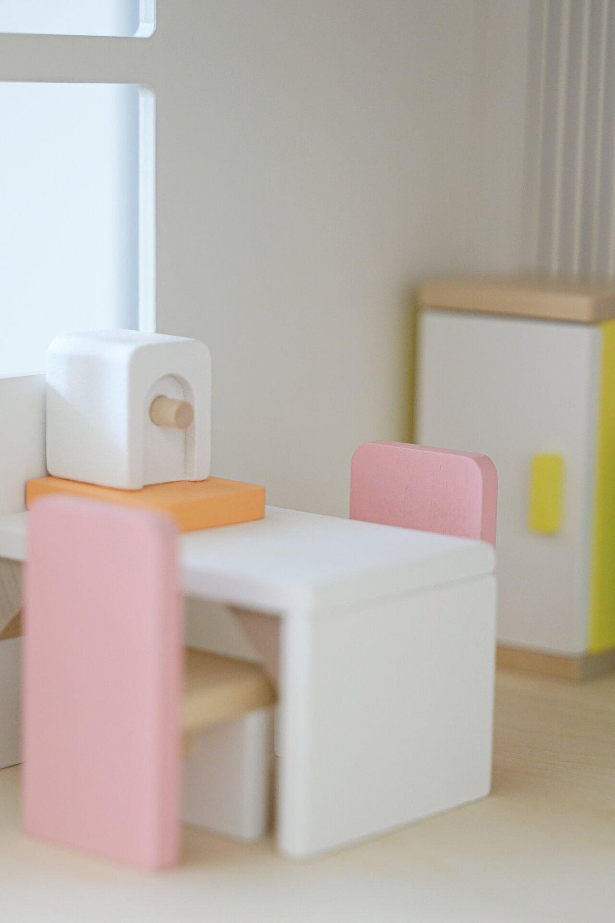 Puppenmöbelserie Copenhagen Küche in Pastell mit Toaster – weitere Ansicht