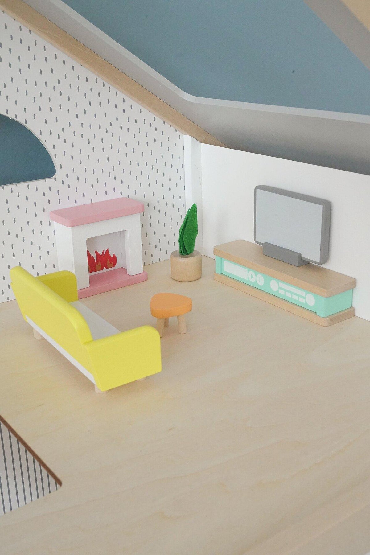 Puppenmöbelserie Copenhagen Wohnzimmer mit gelbem Sofa – weitere Ansicht