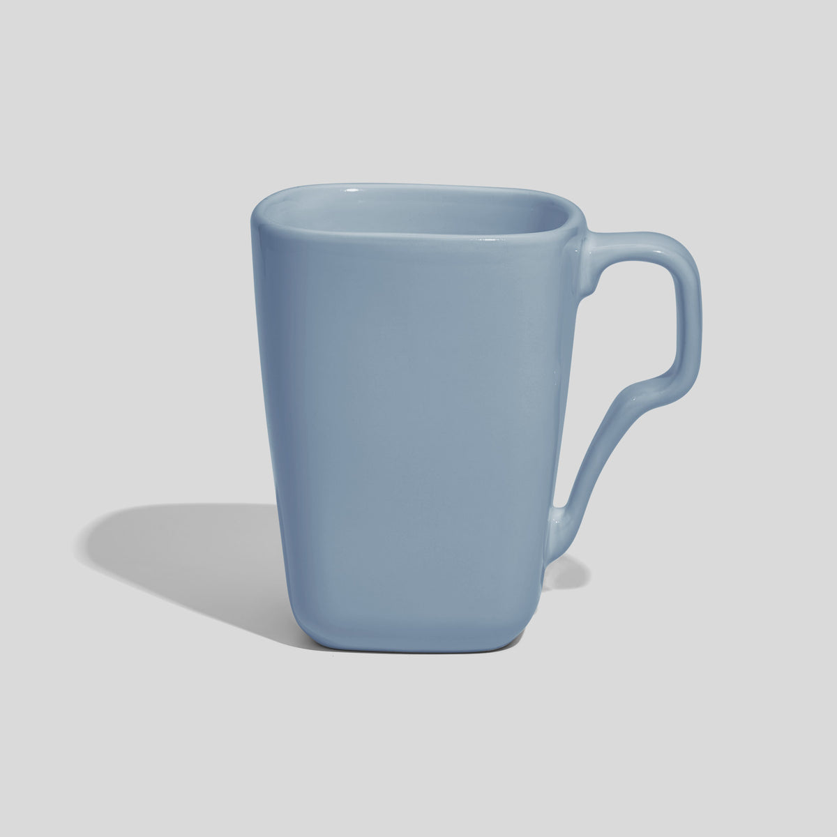 Quadratische Keramiktasse 330 ml mit Schwunghenkel – Hellblau