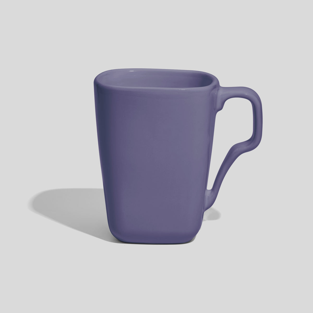Quadratische Keramiktasse 330 ml mit Schwunghenkel – Lavendel