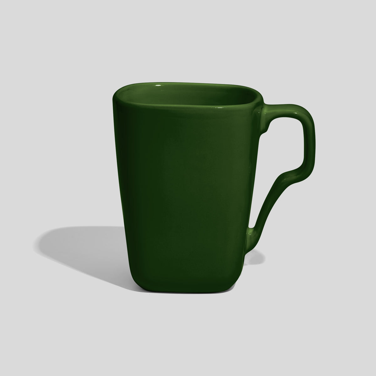 Quadratische Keramiktasse 330 ml mit Schwunghenkel – Tannengrün