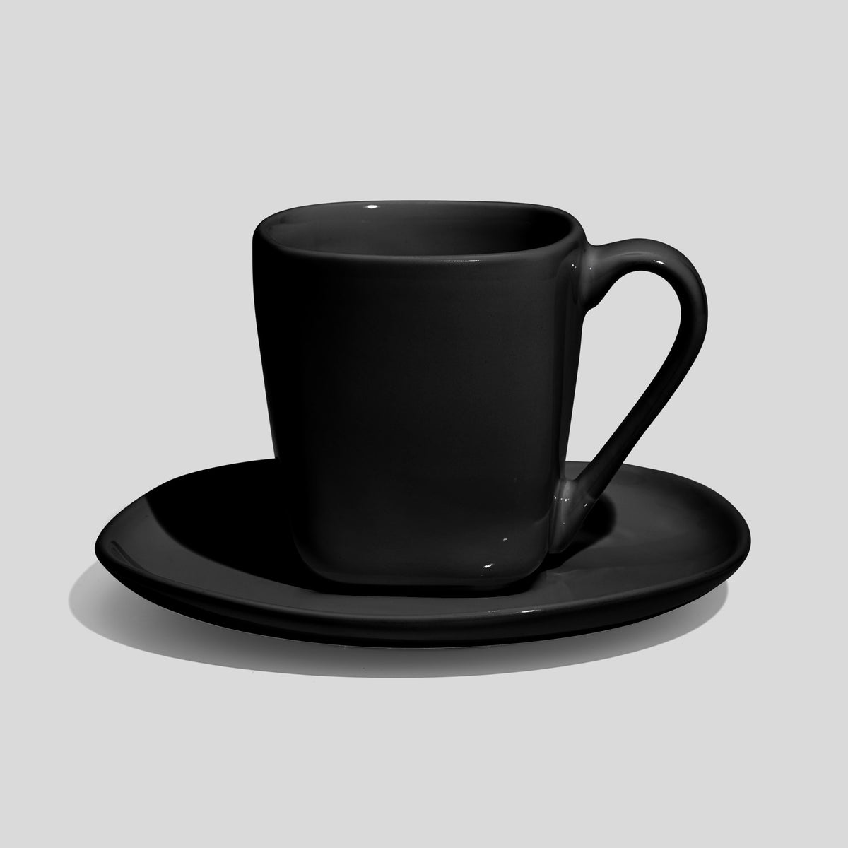 Quadratische Tasse mit Untertasse 180 ml – Schwarz