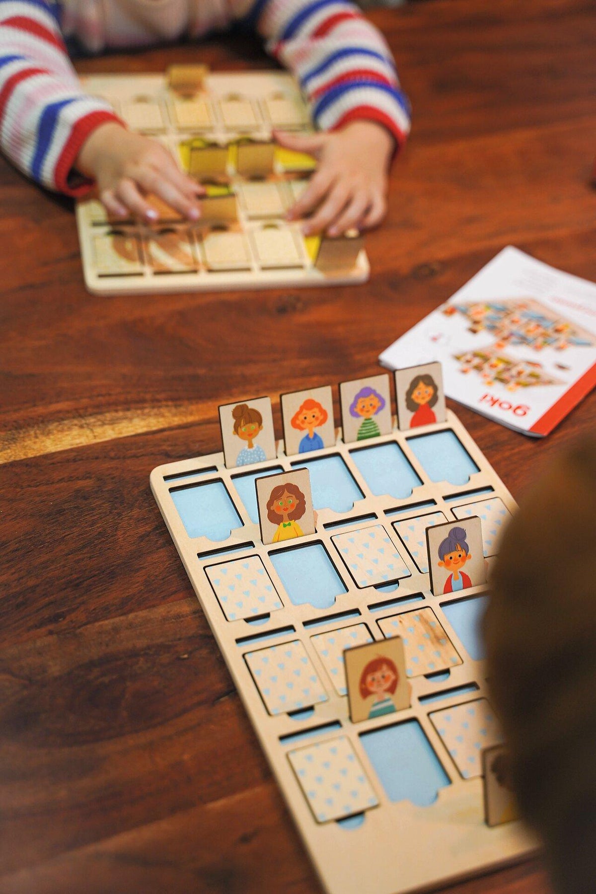 Ratespiel Wer wird gesucht mit 42 Teilen aus Holz – weitere Ansicht