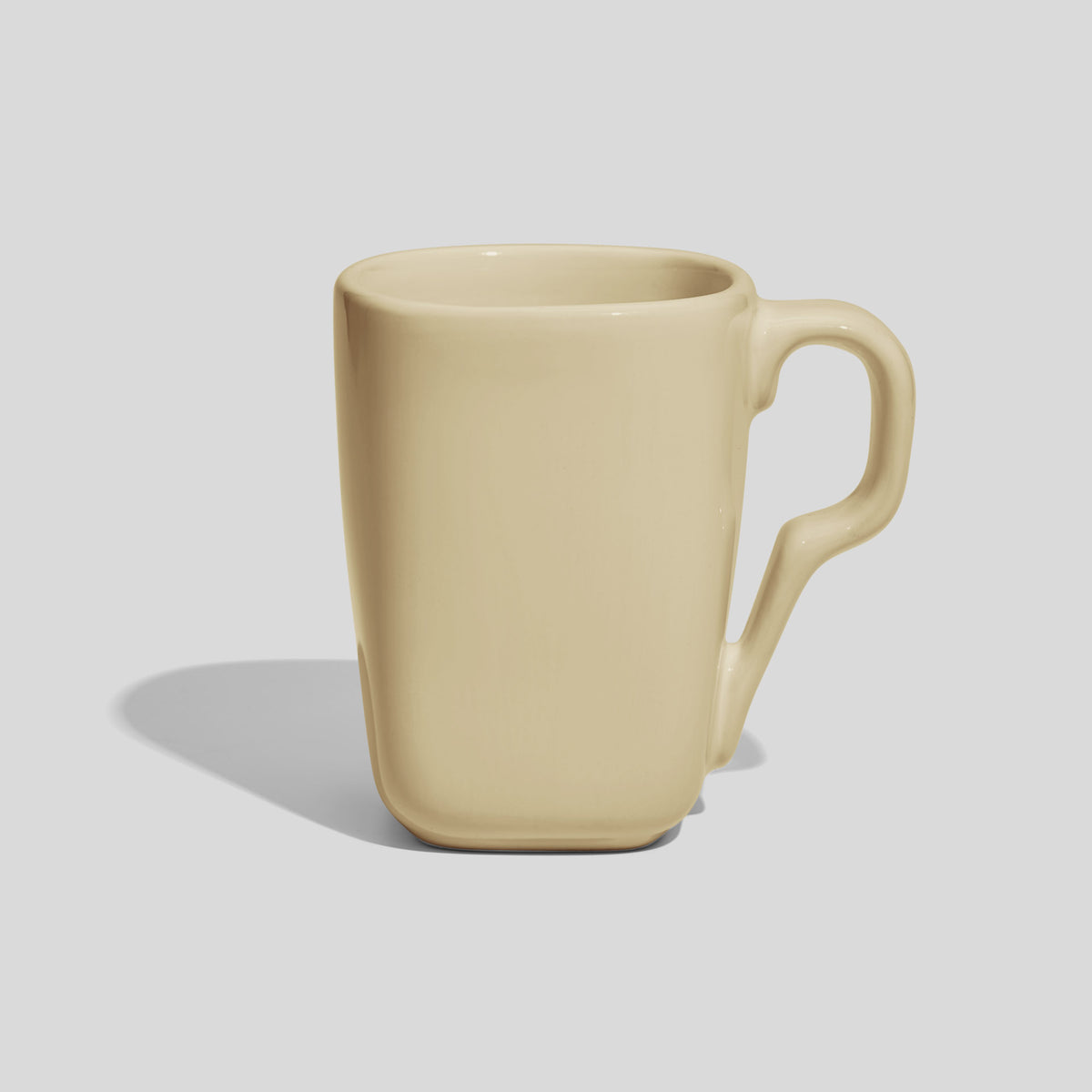 Rechteckig gerundete Keramiktasse 240 ml mit Knickhenkel – Beige