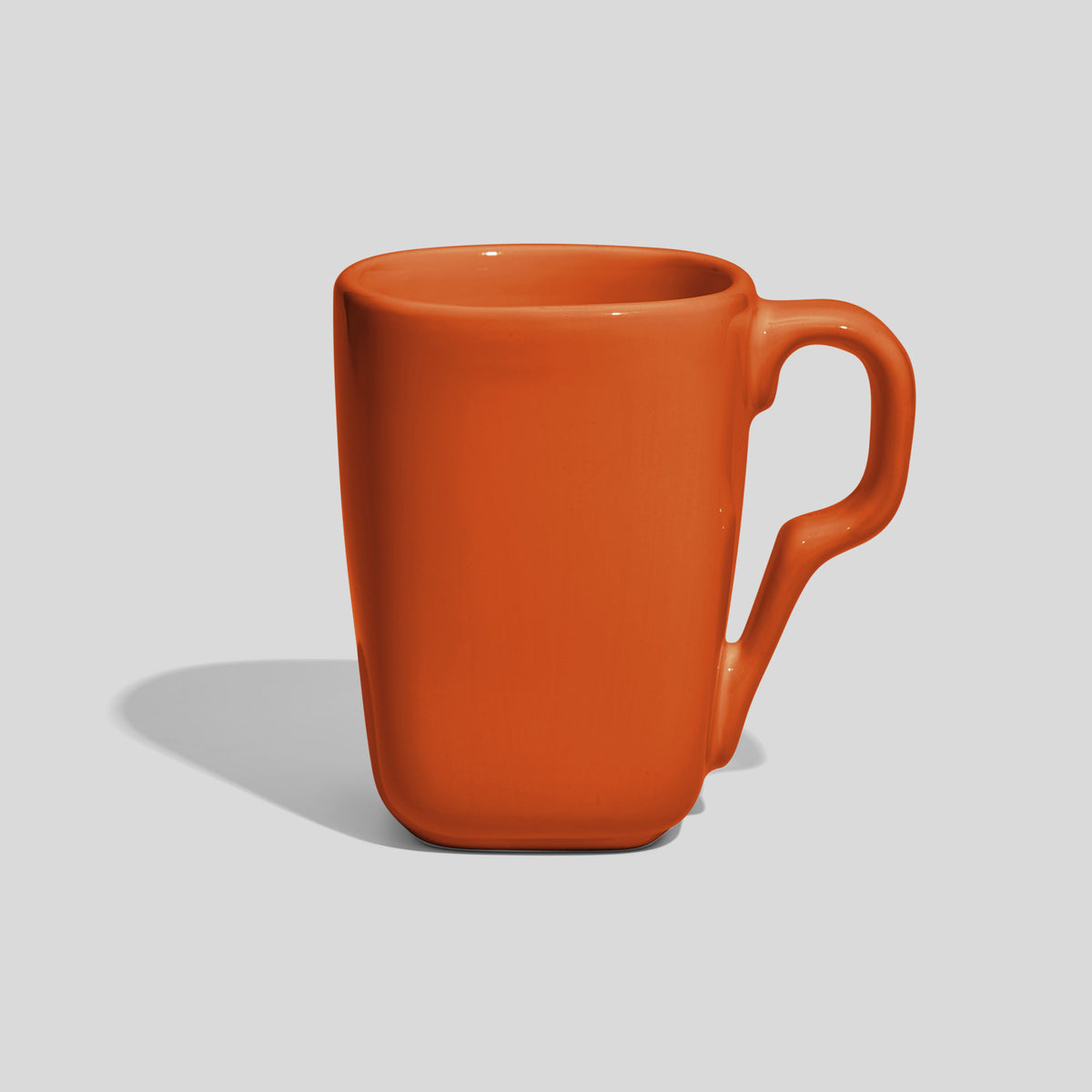 Rechteckig gerundete Keramiktasse 240 ml mit Knickhenkel – Orange