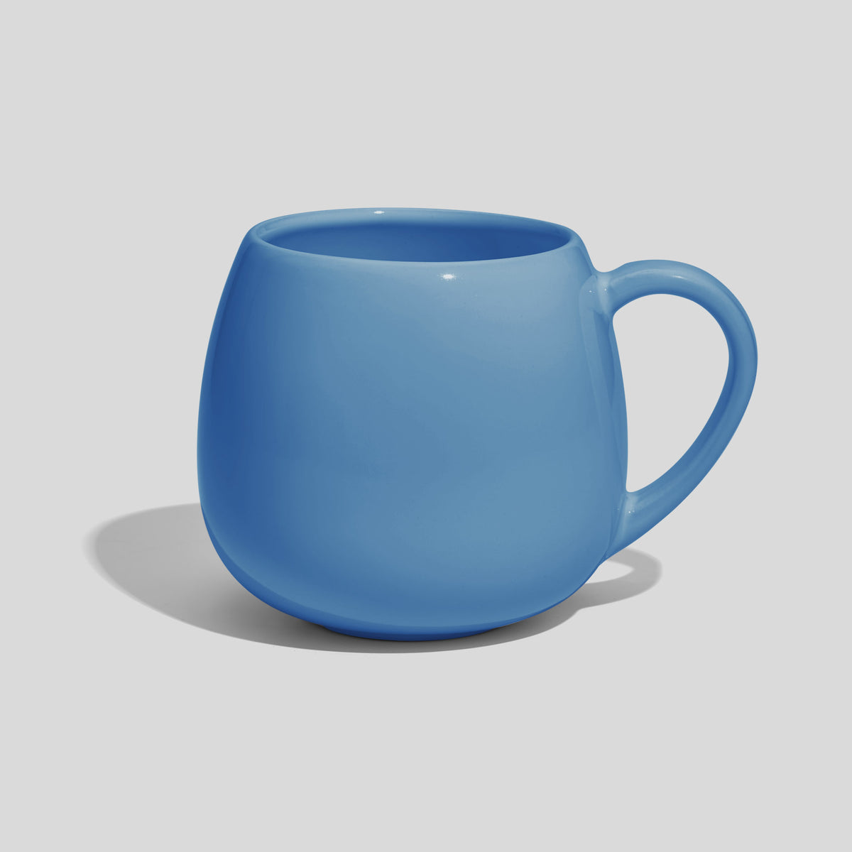 Rundbauchige Keramiktasse 420 ml mit schlankem Henkel – Himmelblau