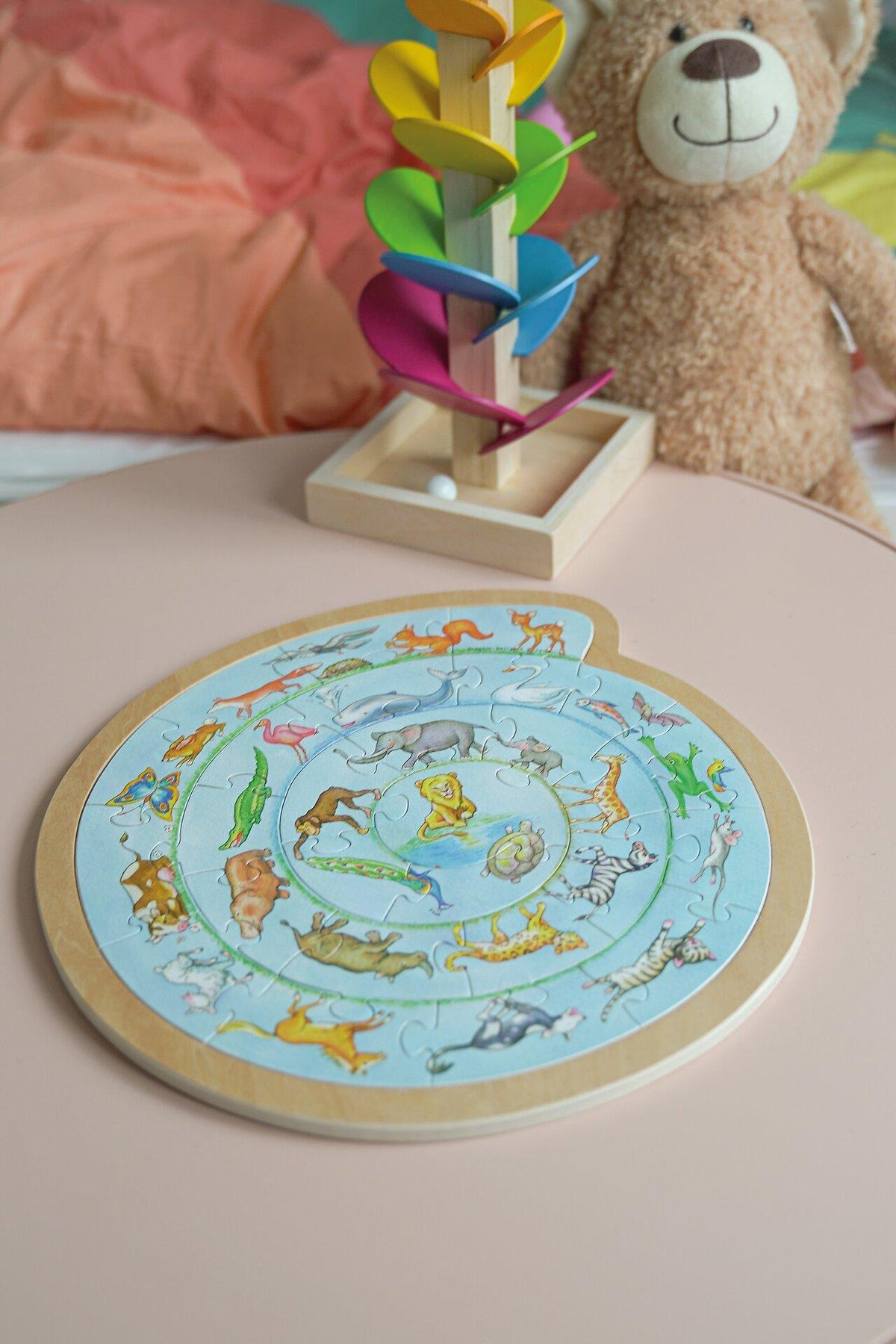 Rundes Einlegepuzzle Tierkreis – Detailansicht