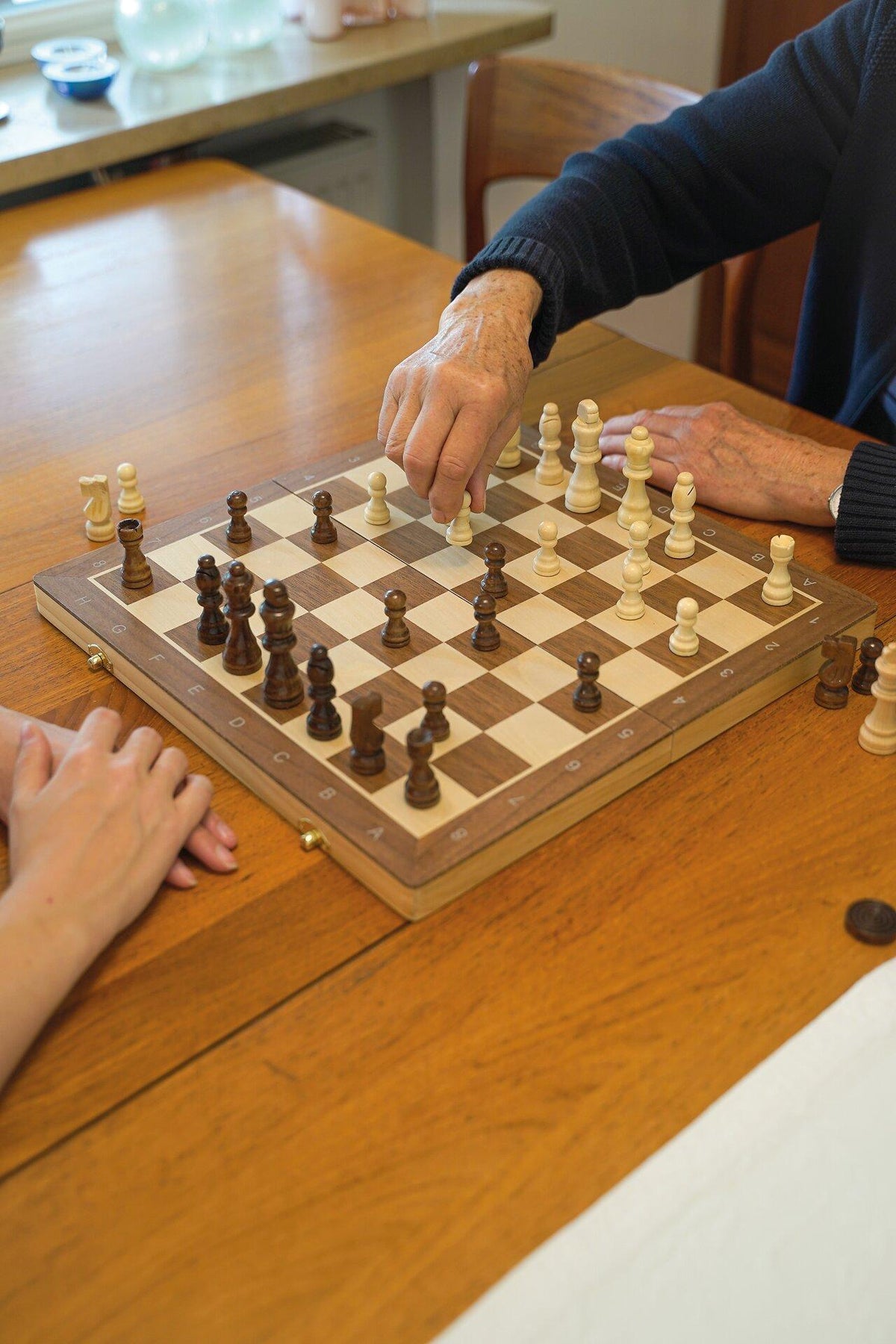 Schach und Dame 2in1 als magnetischer Spielkoffer – vierte Ansicht