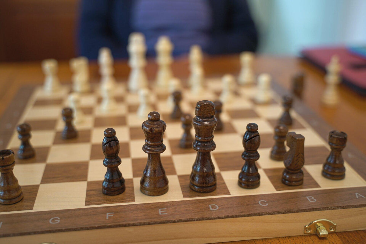 Schach und Dame 2in1 als magnetischer Spielkoffer – sechste Ansicht