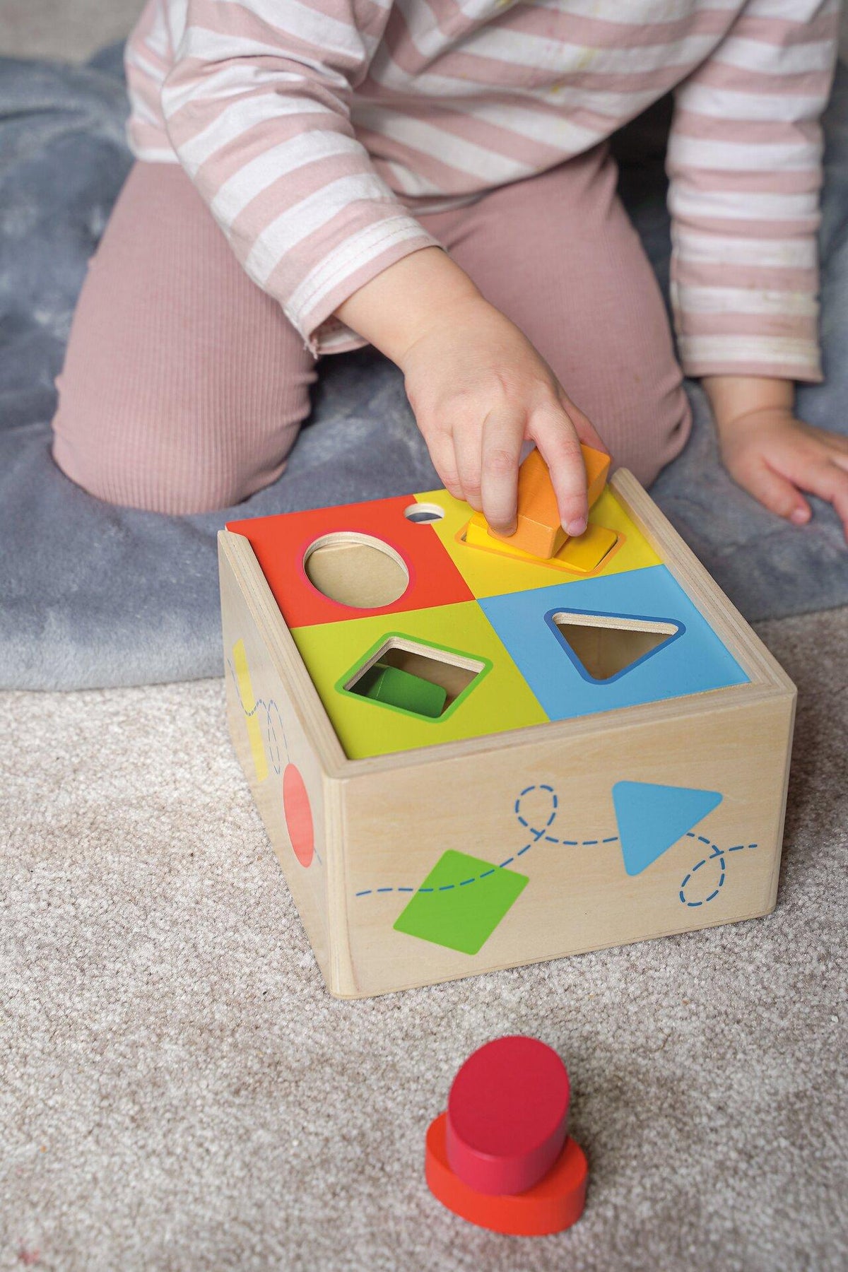 Steckbox Dreh die Form mit farbigem Deckel von goki – weitere Ansicht