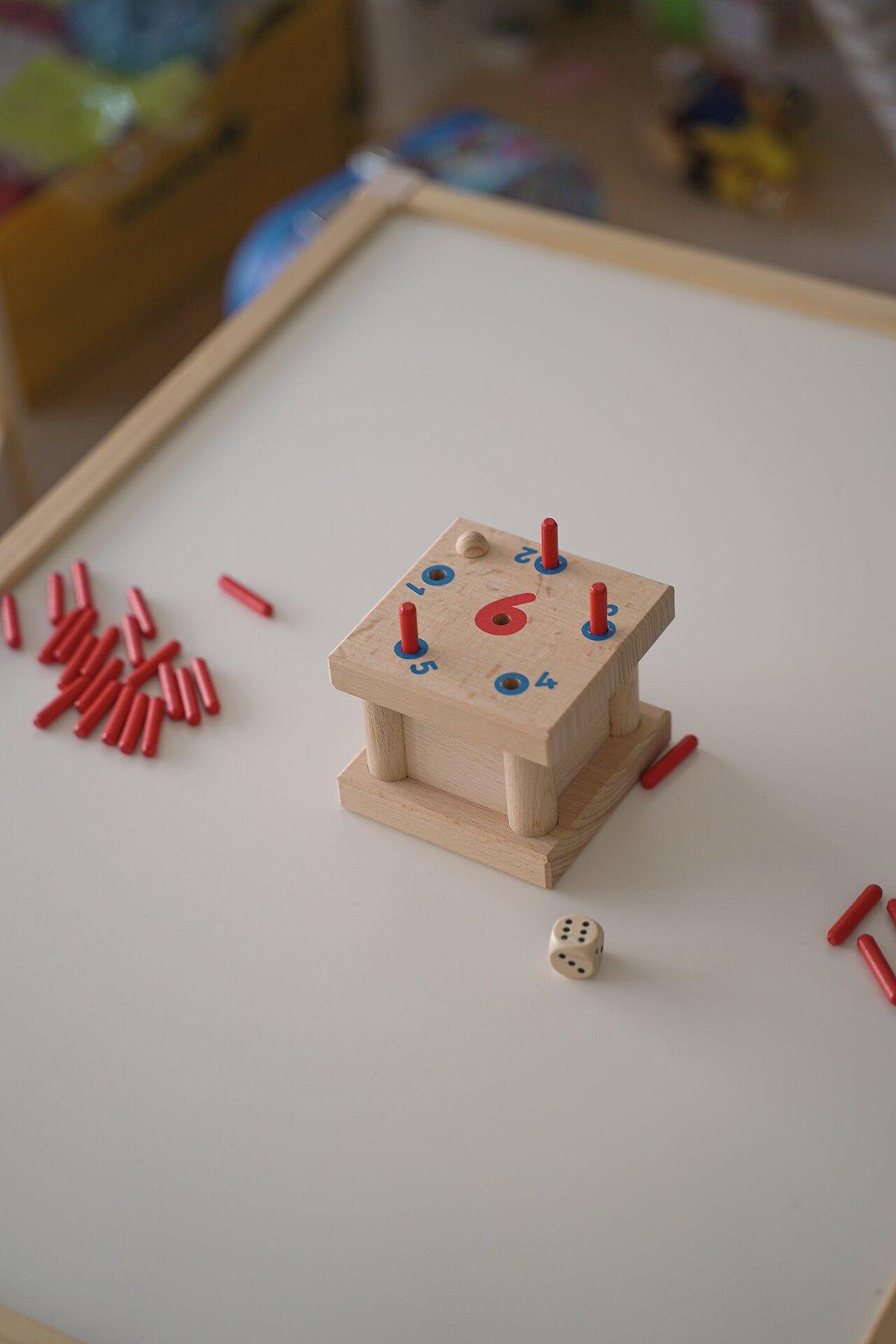 Steckspiel Die verflixte 6 mit Würfel und 40 Pins – weitere Ansicht