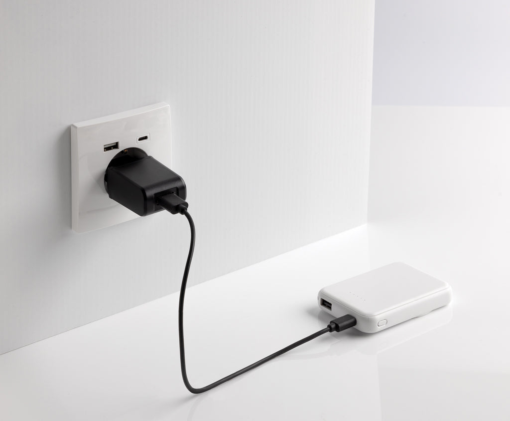 Stellar 5.000mAh 5W magnetische Powerbank aus RCS rec. ABS – weiß