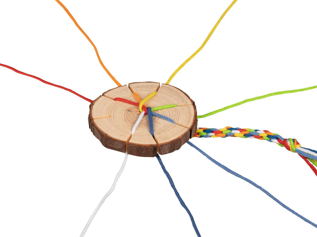 Strickscheibe aus Holz mit 7 Fäden und 7 cm Durchmesser – Ansicht