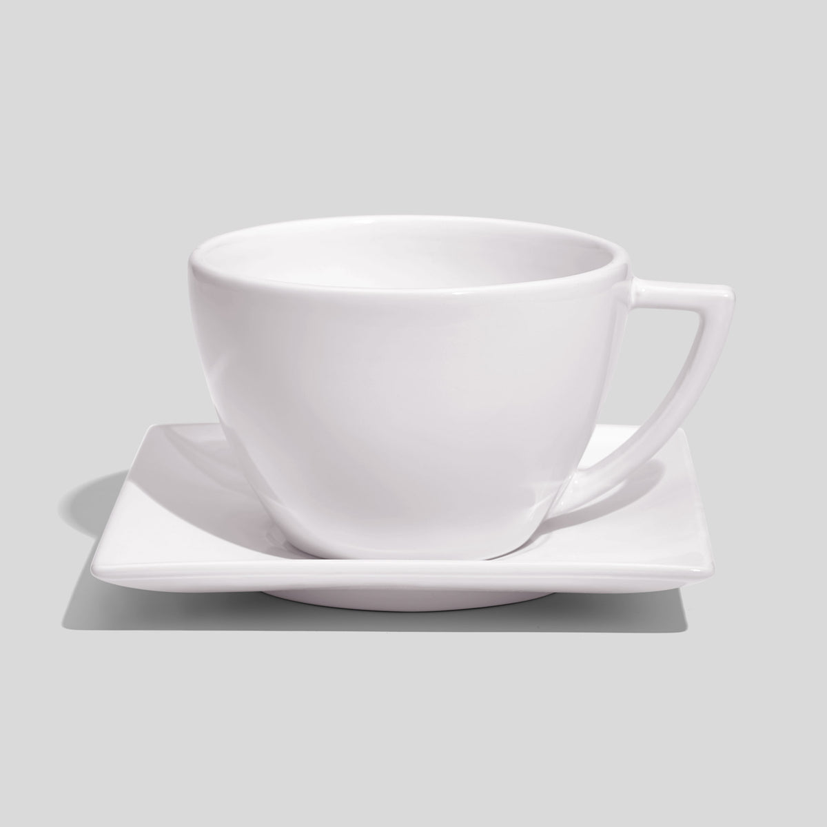 Tasse mit Dreiecksgriff und eckiger Untertasse 520 ml – Weiß