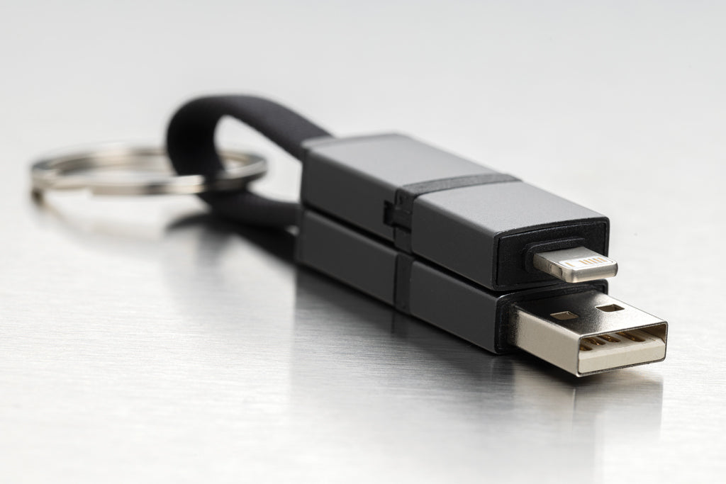 Terra 4-in-1 Schnellladekabel für den Schlüsselbund aus rAlu