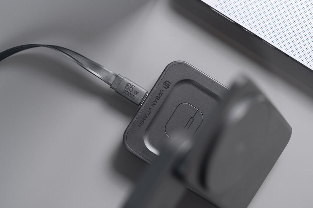 Urban Vitamin Arcadia 15W 3in1 Magnet-Charger aus RCS rABS