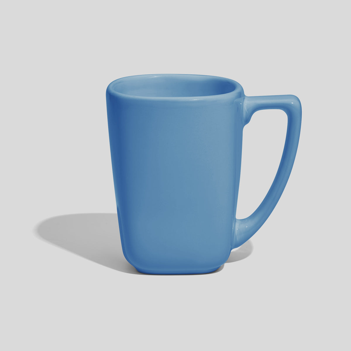 Verjüngte Keramiktasse 240 ml mit Winkelhenkel – Himmelblau