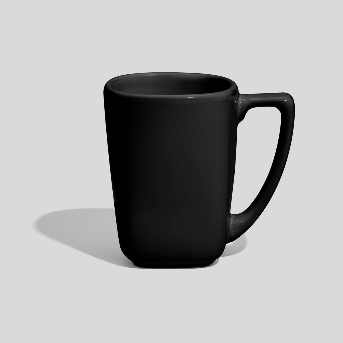 Verjüngte Keramiktasse 240 ml mit Winkelhenkel – Schwarz