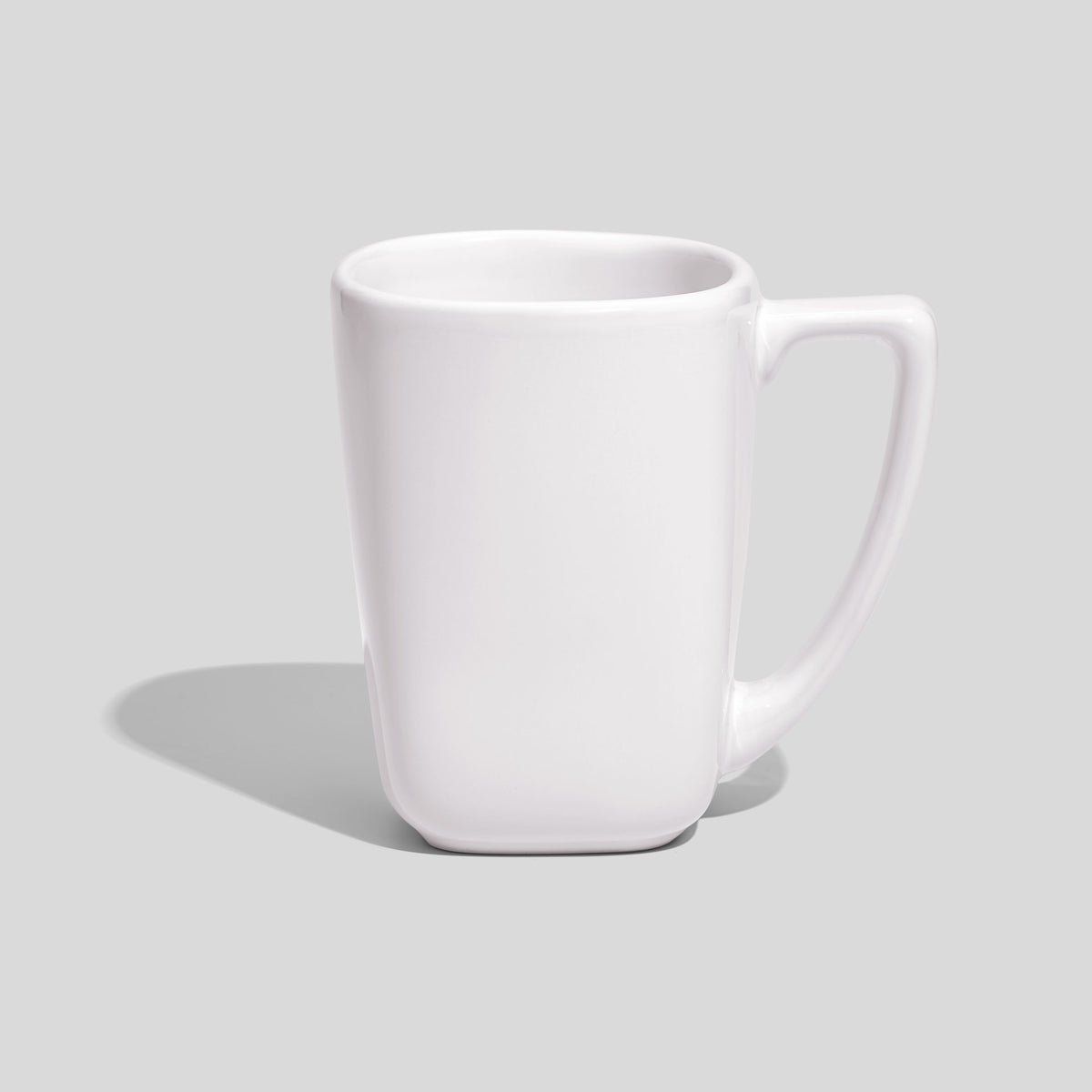 Verjüngte Keramiktasse 240 ml mit Winkelhenkel – Weiß
