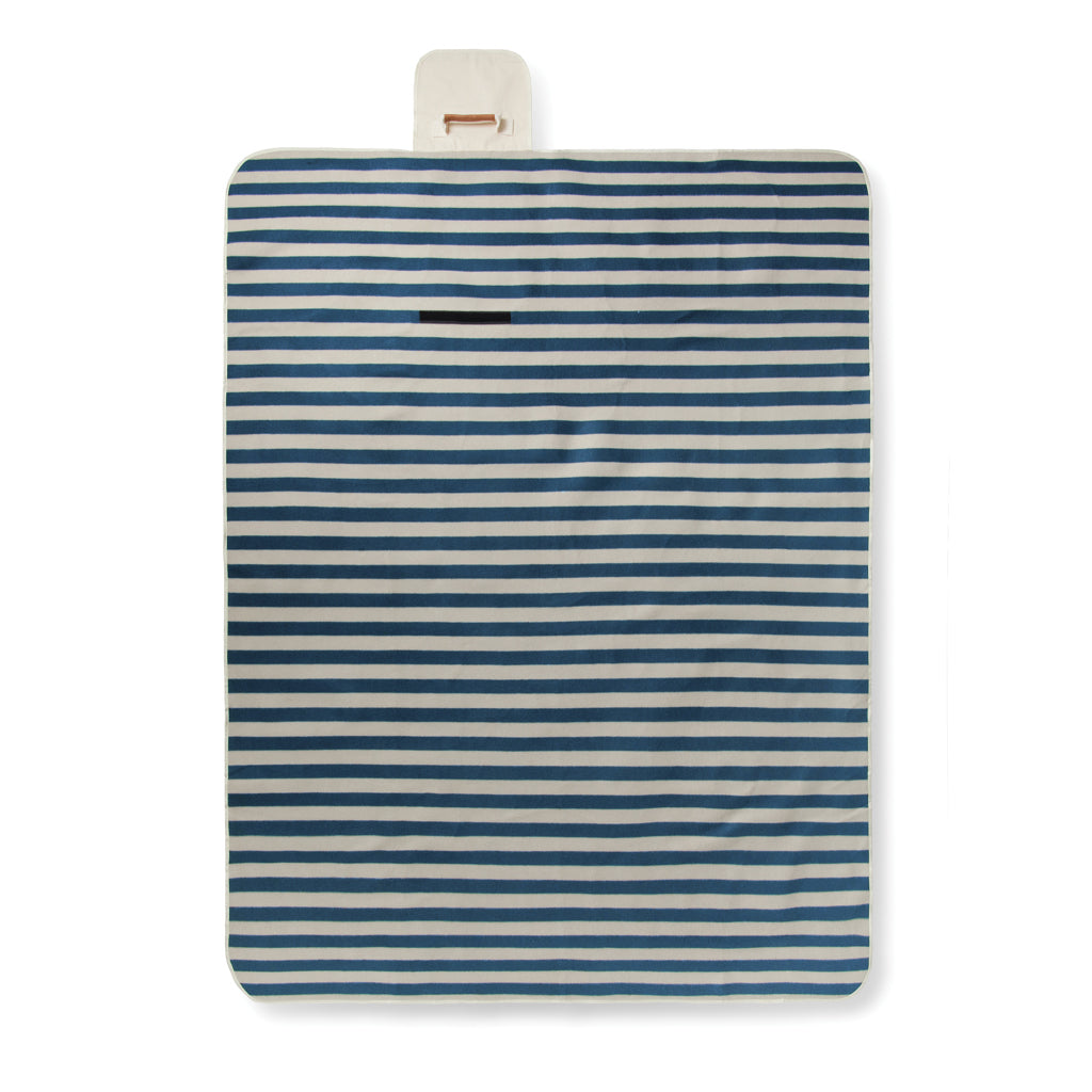 VINGA Alba große GRS rPET Picknickdecke – navy blau