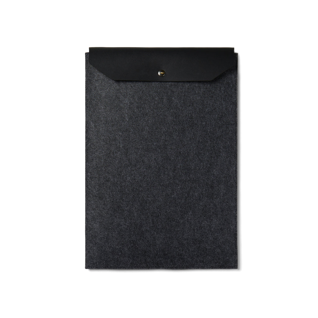VINGA Albon 17" Laptop-Seeve aus GRS recyceltem Filz – schwarz