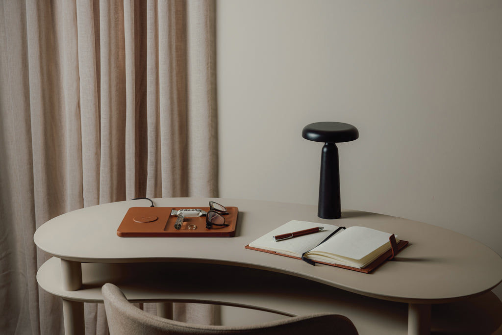 VINGA Avery RCS Tischlampe