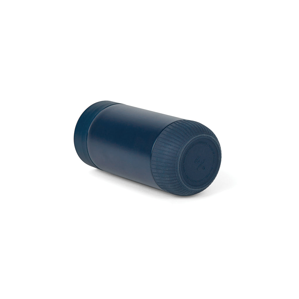 VINGA Erie 350ml Becher aus RCS rec. Stainless-Steel – navy blau
