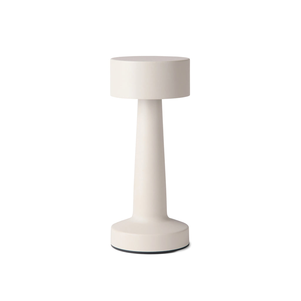 VINGA Maris Tischleuchte aus RCS recyceltem ABS – beige