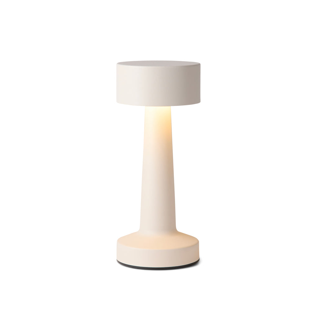 VINGA Maris Tischleuchte aus RCS recyceltem ABS – beige