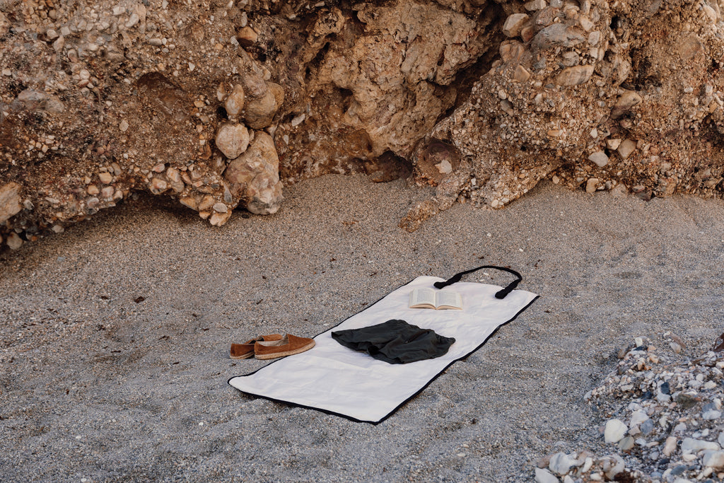 VINGA Volonne AWARE™ Strandmatte aus recyceltem Canvas
